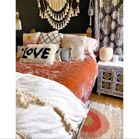 Home Decor 🖤 - Picture 3 of 8